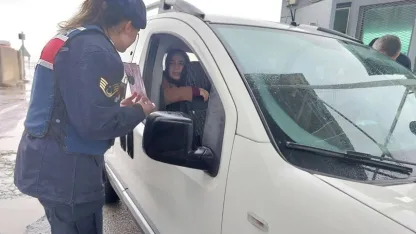 Muş Jandarmasından Kadın Yolculara KADES ve Hak Bilgilendirmesi