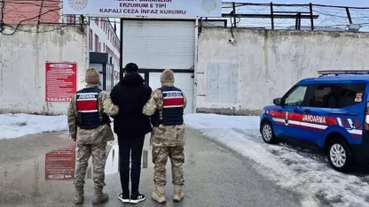 Erzurum’da JASAT’tan Kaçamadı: 30 Yıl Kesinleşmiş Cezası Bulunan Firari Yakalandı