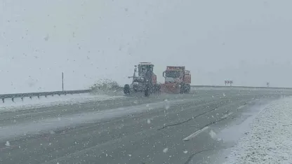 Van’da Kar Esareti: 43 Yerleşim Yeriyle Bağlantı Kesildi, Karabet Geçidi’nde Kar 3 Metre