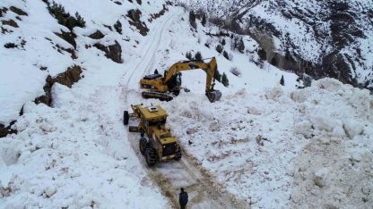 Van’ın Çatak İlçesinde Çığ Esareti Sona Erdi: 13 Günlük Yol Çalışması Tamamlandı