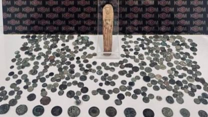 Muş’ta Tarihi Eser ve Kaçak Ürün Operasyonu: 414 Sikke Ele Geçirildi