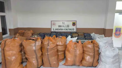 Başkale’de Jandarmadan Kaçakçılık Operasyonu: 4.8 Milyon TL’lik Malzeme Ele Geçirildi