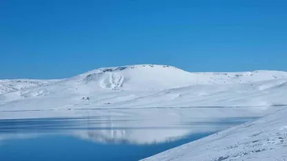 Ağrı’da Yazıcı Barajı’nda Buzlar Çözüldü! Ortaya Büyüleyici Manzara Çıktı