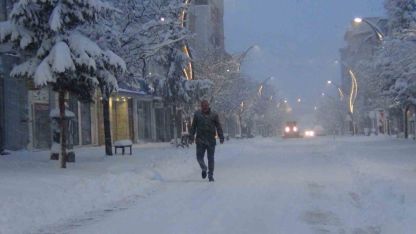 Kars'ta Kar Esareti: Eğitime Ara Verildi ve Köy Yolları Kapandı