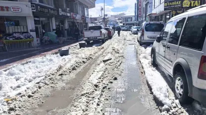 Van kent merkezinde kar çilesi: esnaf ve vatandaş tepkili