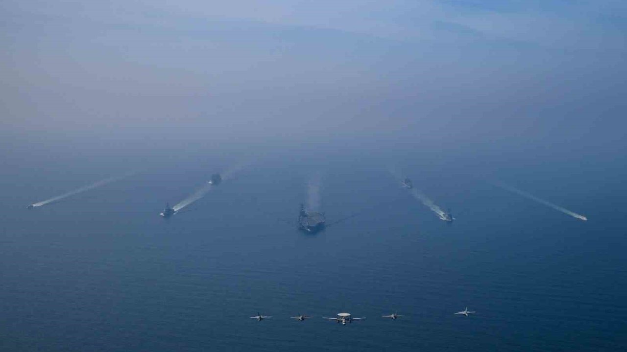 ABD’den Umman Denizi’nde Gövde Gösterisi: "Güç Yoluyla Barış"