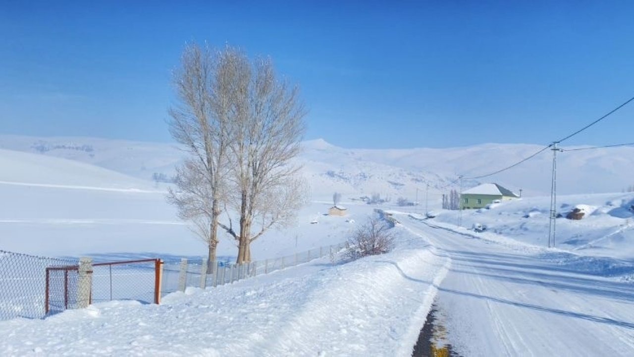 Ağrı Beyaz Örtüyle Kaplandı