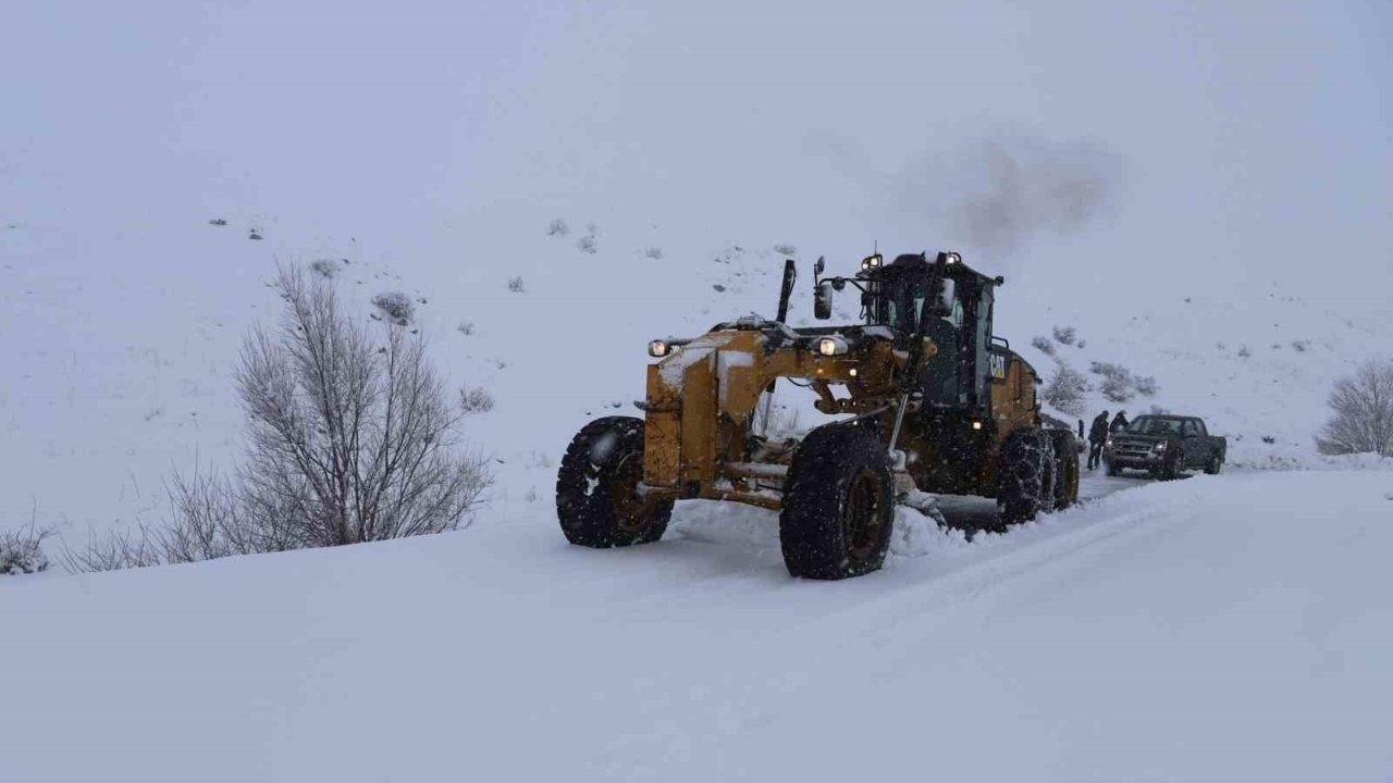 Ağrı’da Kar Esareti: 377 Köy Yolu Ulaşıma Kapandı