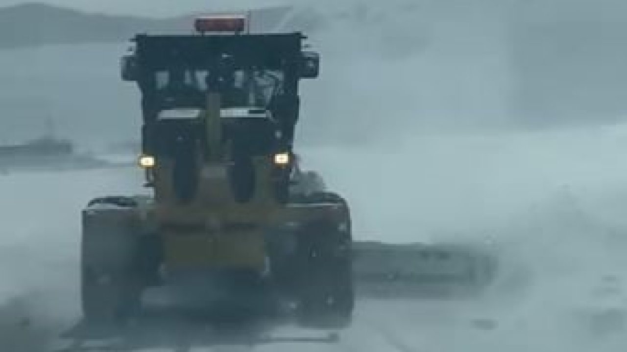 Ardahan’da Tipiyle Zorlu Mücadele: Köy Yolları İçin Seferberlik Başlatıldı