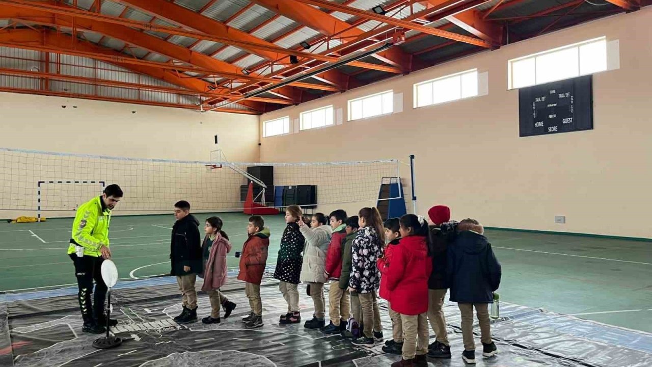 Arpaçay’da Miniklere Trafik Bilinci: Uygulamalı Eğitimler Başladı