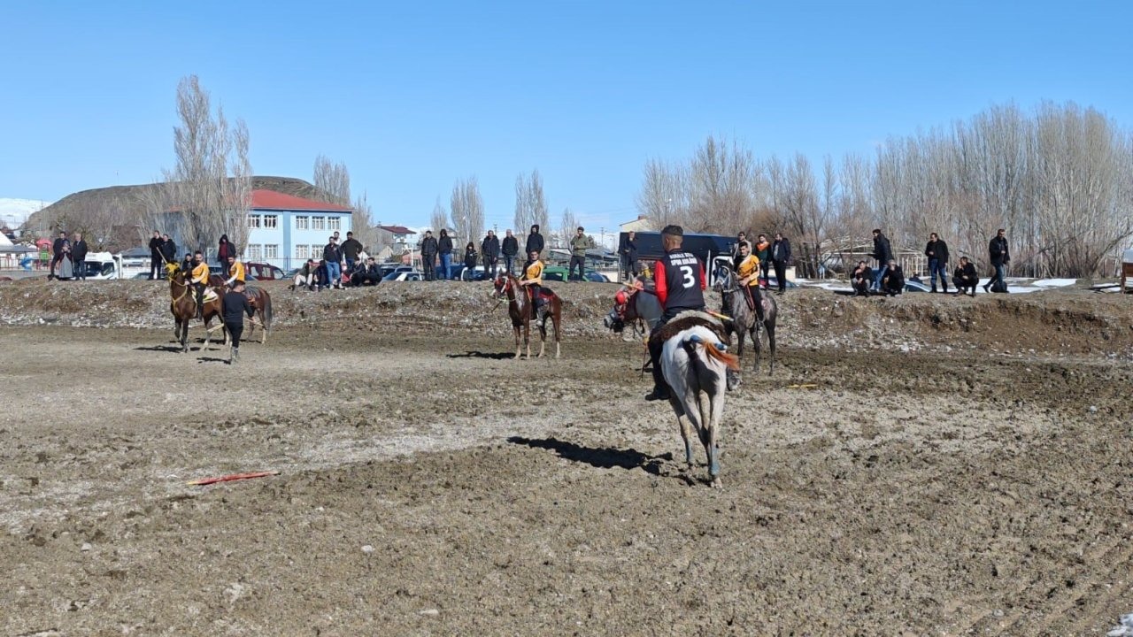 Aşkale’de Cirit Heyecanı: Dostluk Müsabakasında Nefes Kesen Mücadele