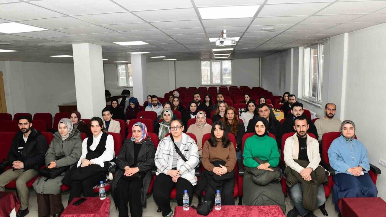 Çatak’ta Yeni Öğretmenlere Anlamlı Karşılama: "Yüreğine Dokunmadığınızın Beynine Giremezsiniz"