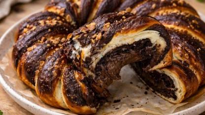 Çikolatalı Dolgulu Yumuşak Çörek Tarifi