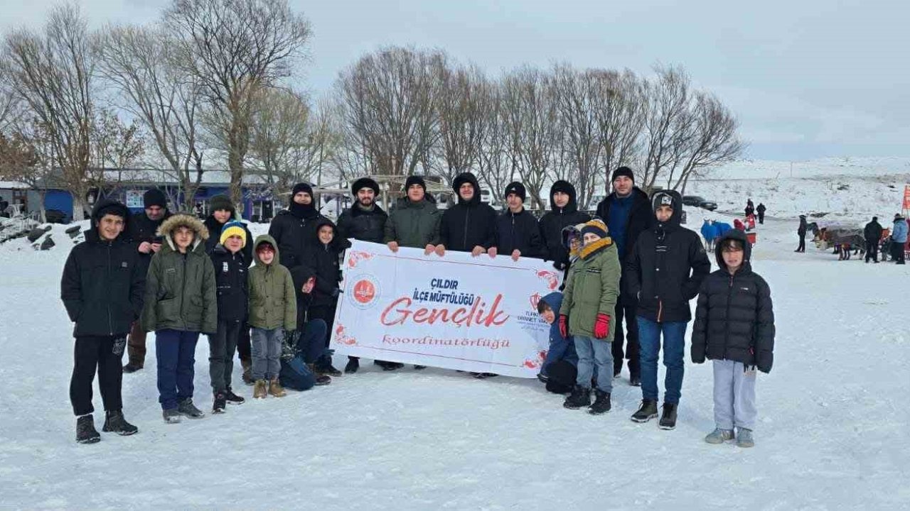Çıldır’da Gençlerin Kış Kampı Heyecanı: Eğitim ve Eğlence Bir Arada