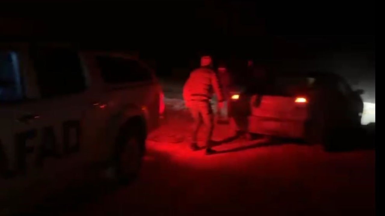 Çıldır’da Kar ve Tipi Esareti: Mahsur Kalan Vatandaşları AFAD Kurtardı