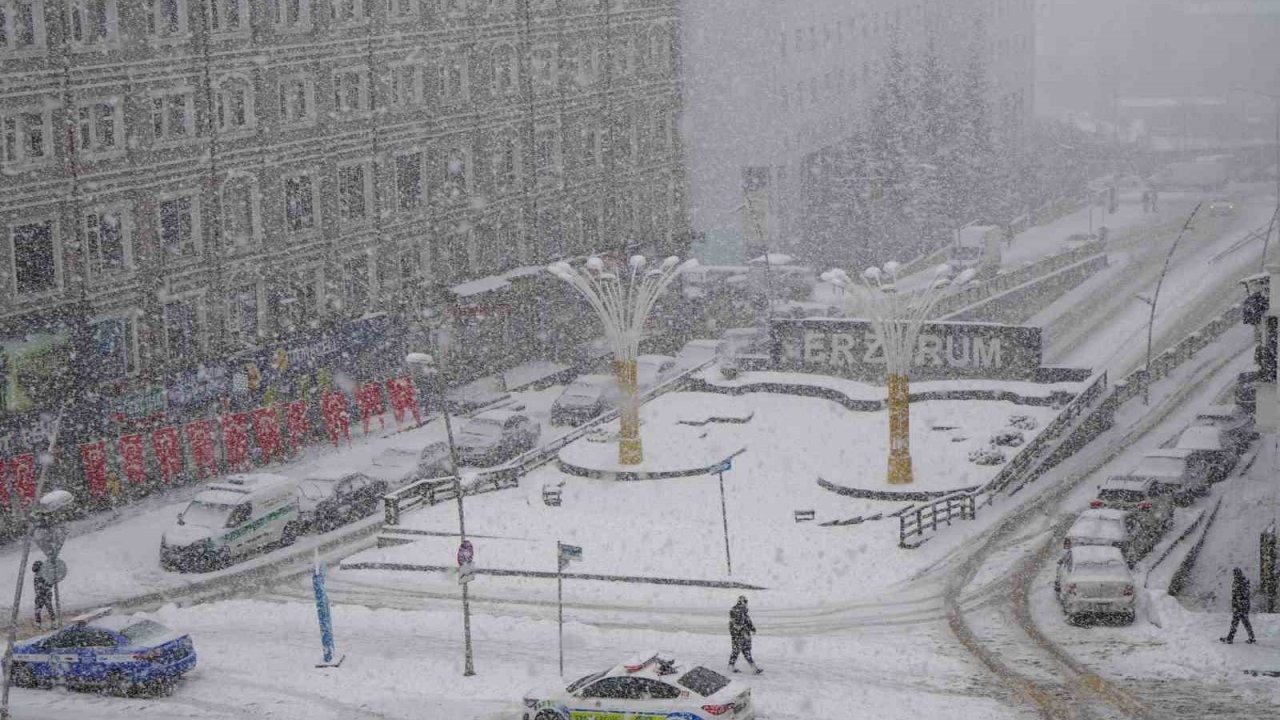 Erzurum’da Kar Esareti: 312 Mahalle Yolu Ulaşıma Kapandı