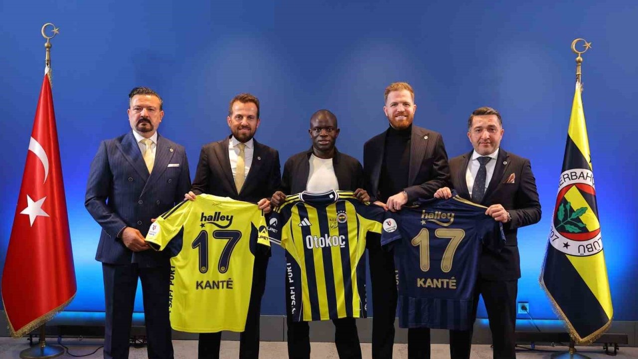 Fenerbahçe'de Dünya Kupası Gururu: N’Golo Kante İmzayı Attı