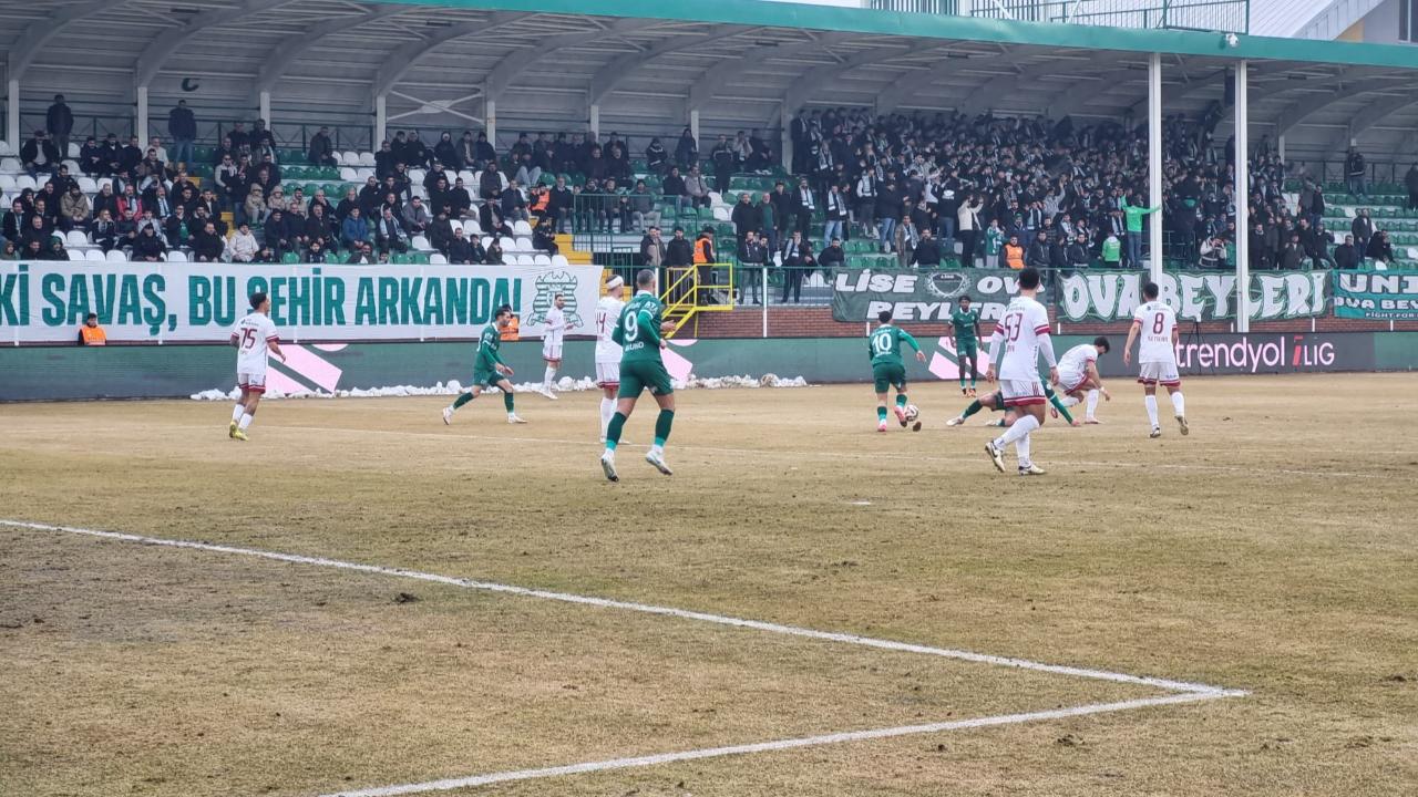 Iğdır FK 1-1 Ümraniyespor Maç Özeti: Koita Penaltı Kaçırdı, Puanlar Paylaşıldı