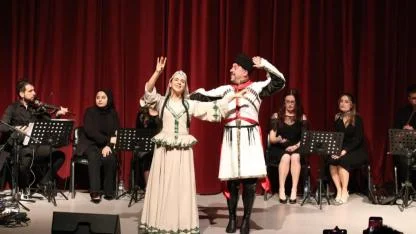 Iğdır Kültür Merkezi’nde Muhteşem Gece! Halk Oyunları ve Ezgilerle Anadolu Mirası Sahnelendi