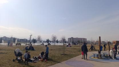 Iğdır Millet Bahçesi’nde Ramazan Yoğunluğu: Vatandaşın Yetkililerden Bir İsteği Var!