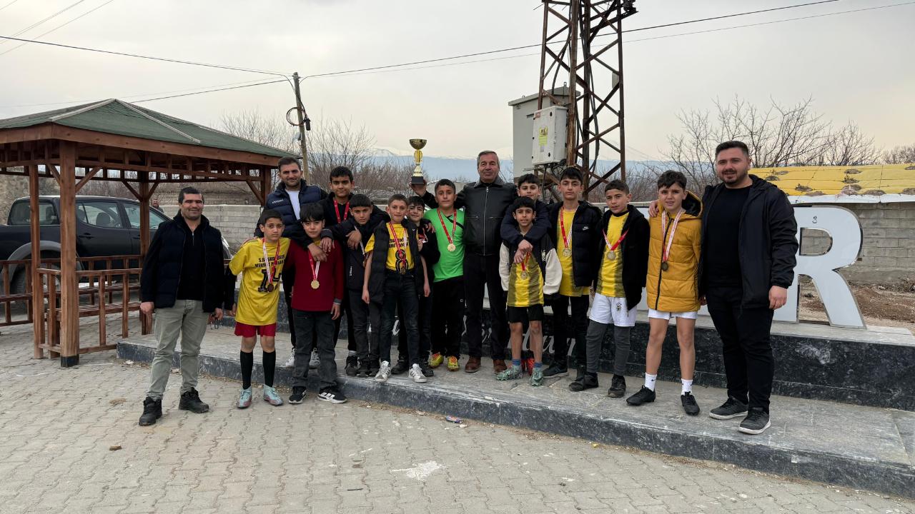 Iğdır Şampiyonu Hoşhaber Oldu! Futbolda Büyük Başarı