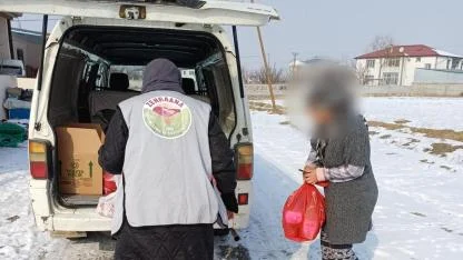 Iğdır'da Kış Güneşi: Zehra Ana Derneği İhtiyaç Sahiplerinin Kapısını Çaldı