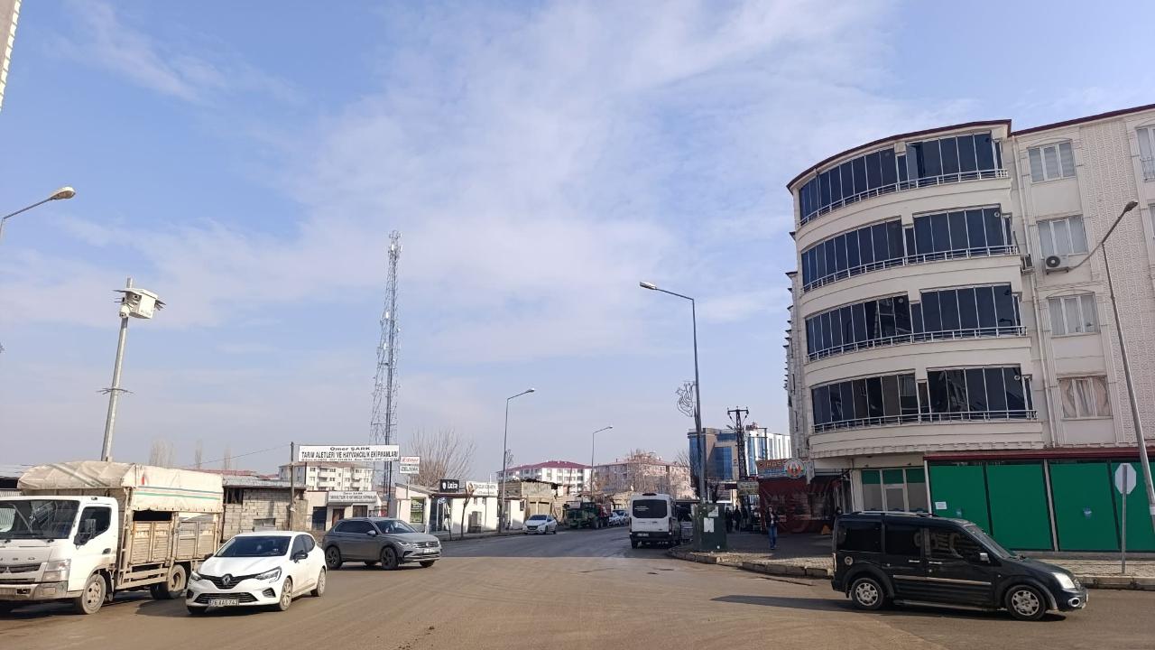 Iğdır’da Kış Günü Bahar Keyfi: Çevre İller Kar Altındayken Iğdır Güneşe Uyandı