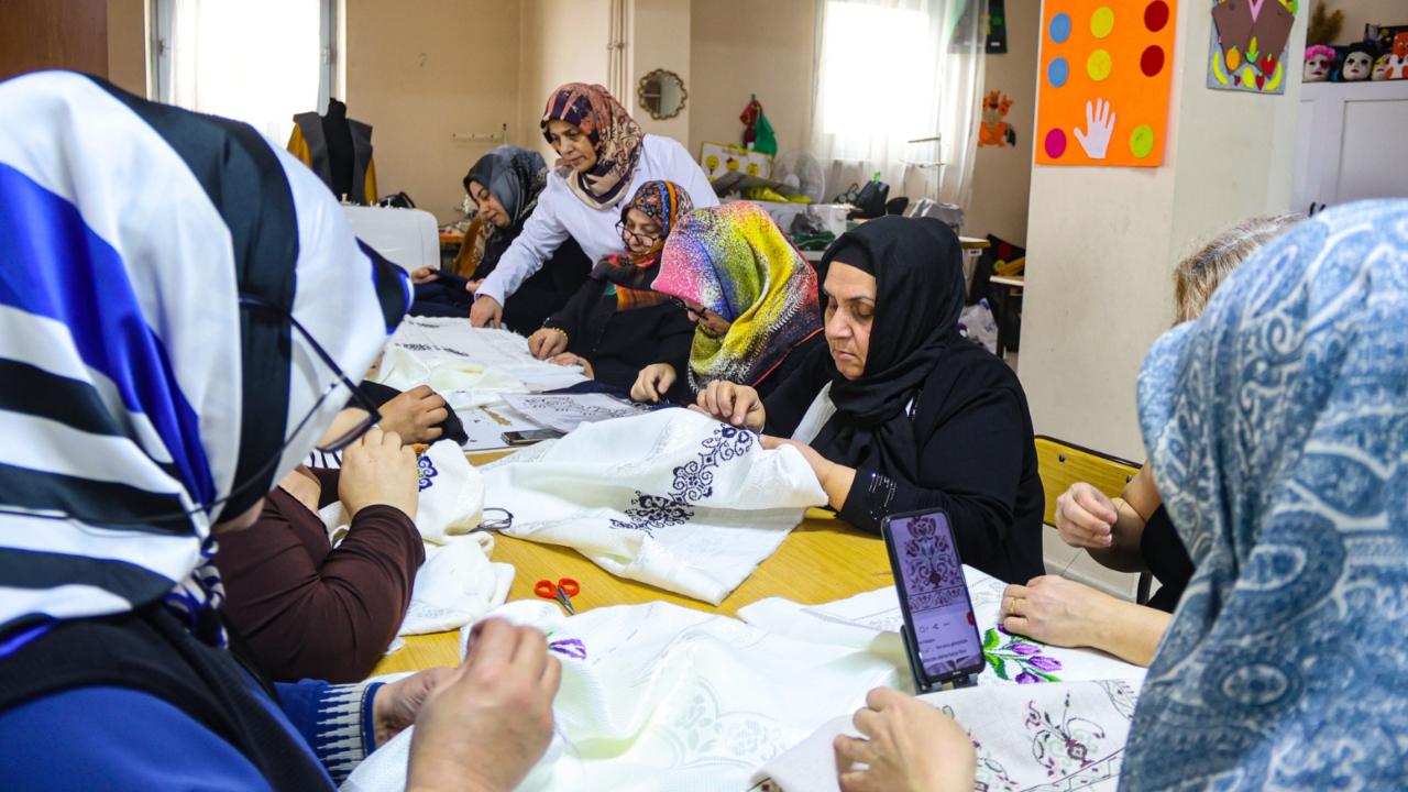 Iğdır´da unutulmaya yüz tutmuş motifler kurslarla geleceğe taşınıyor