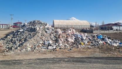 Iğdır’da Valilik Yolu’na Dökülen Hafriyat Tepki Çekti