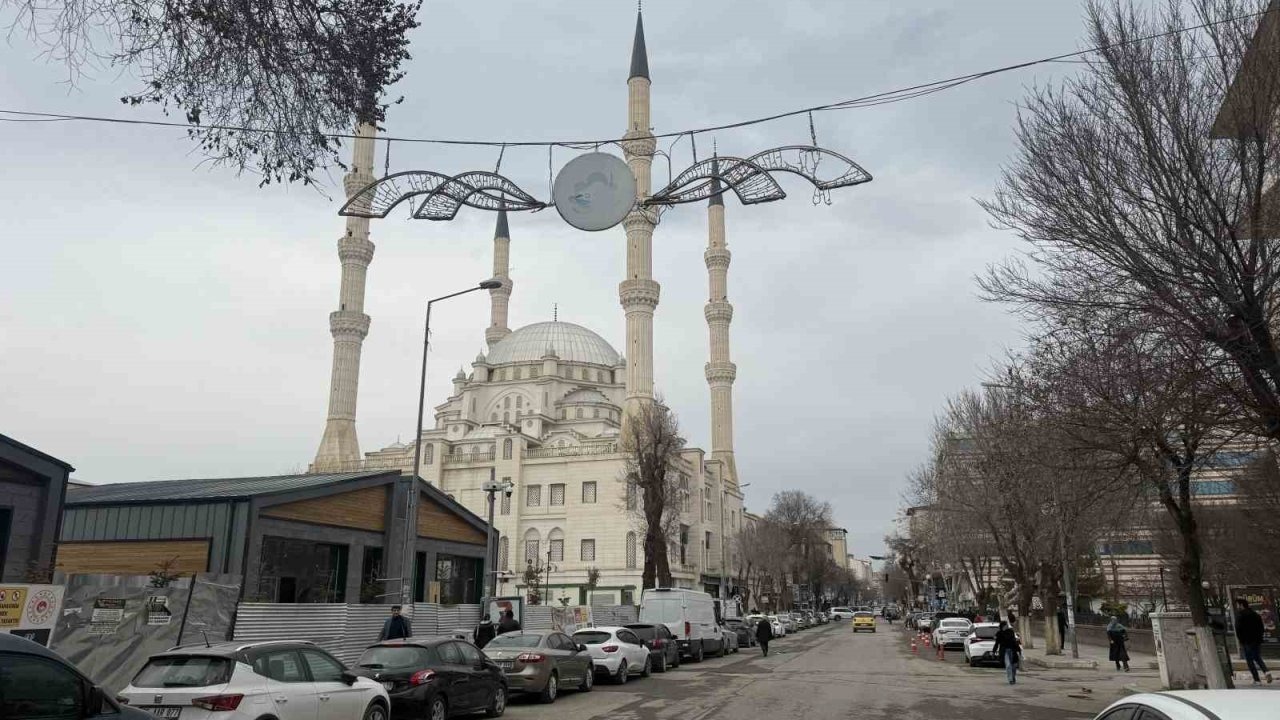 Iğdır’da Yağmur ve Sis Bir Arada! Görüş Mesafesi Düşecek: İşte Bölge Bölge Hava Tahmini...