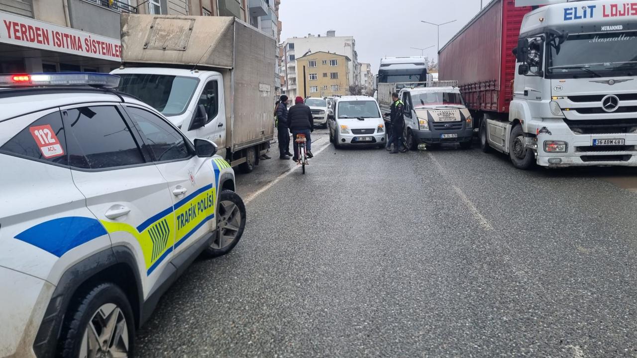 Iğdır’da Zincirleme Kaza: Maddi Hasar Oluştu