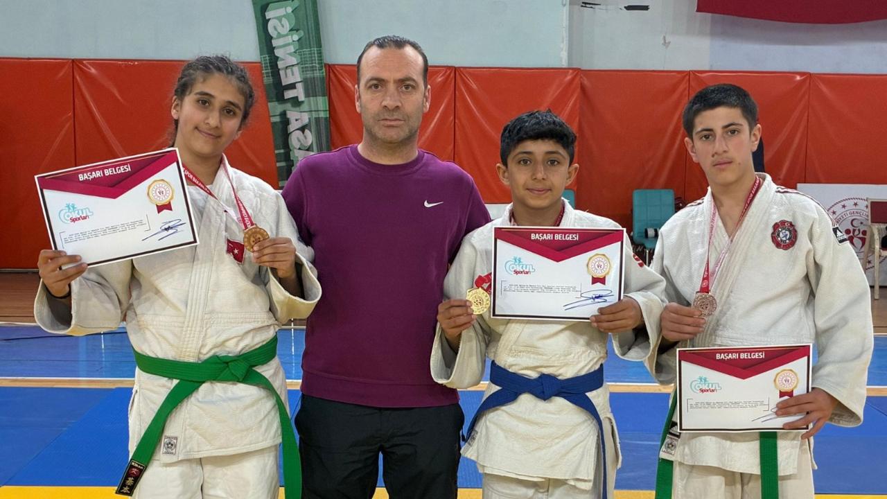 Iğdır’ın Yıldızları Gümüşhane’de Devleşti: 6 Sporcu Türkiye Finalleri’nde!