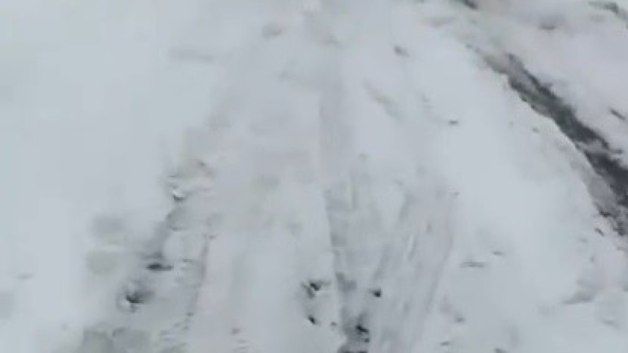 Kars-Arpaçay Kara Yolunda Tır Kazası: Ulaşım Çift Yönlü Durdu