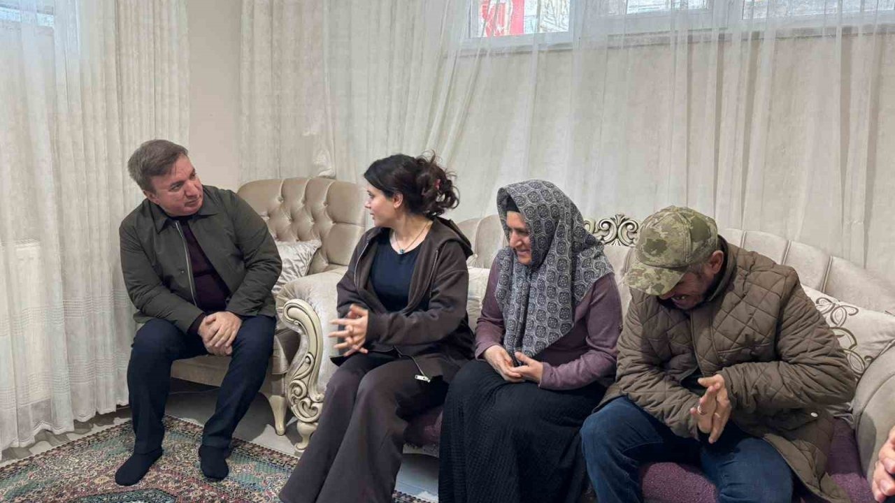 Kendi hayallerini erteledi, kardeşlerine hayat oldu