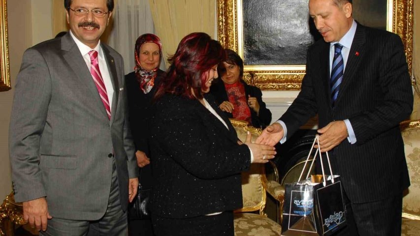 Memurluktan Dünya Markasına: 32 Ülkeye Gelinlik