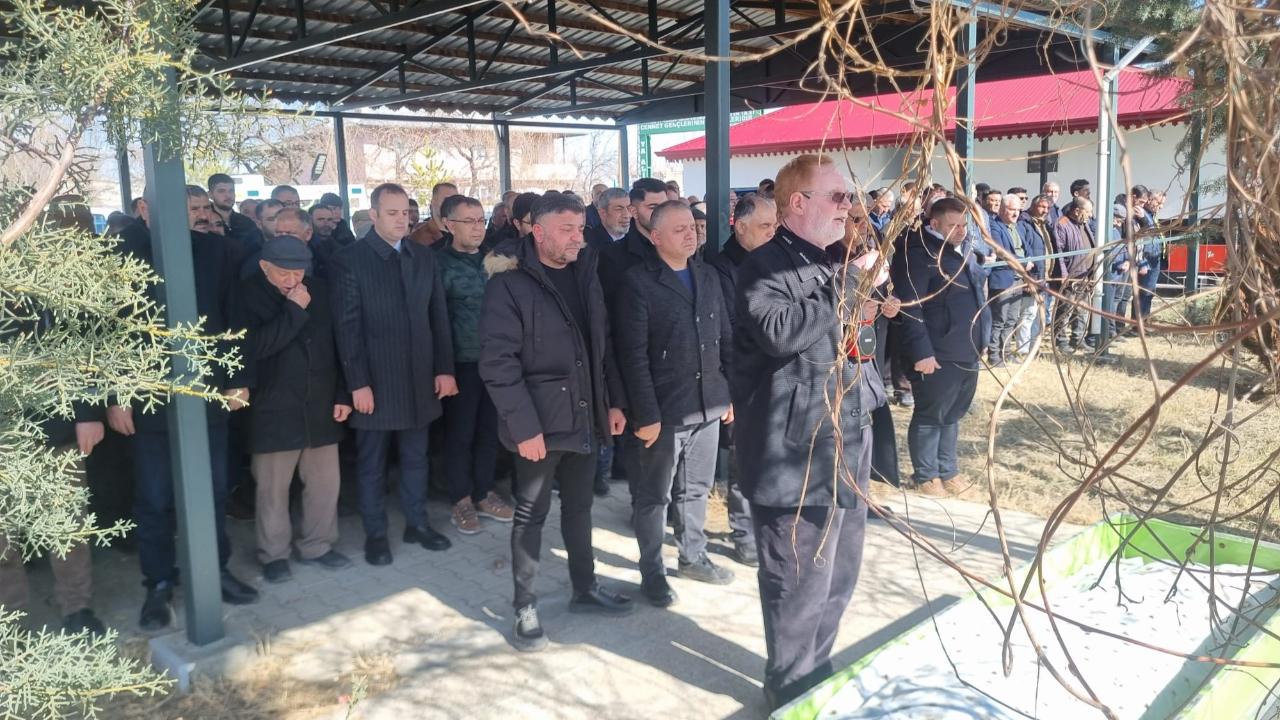 Meslektaşımız Özkan Aydın'ın Annesi Gözyaşlarıyla Son Yolculuğuna Uğurlandı