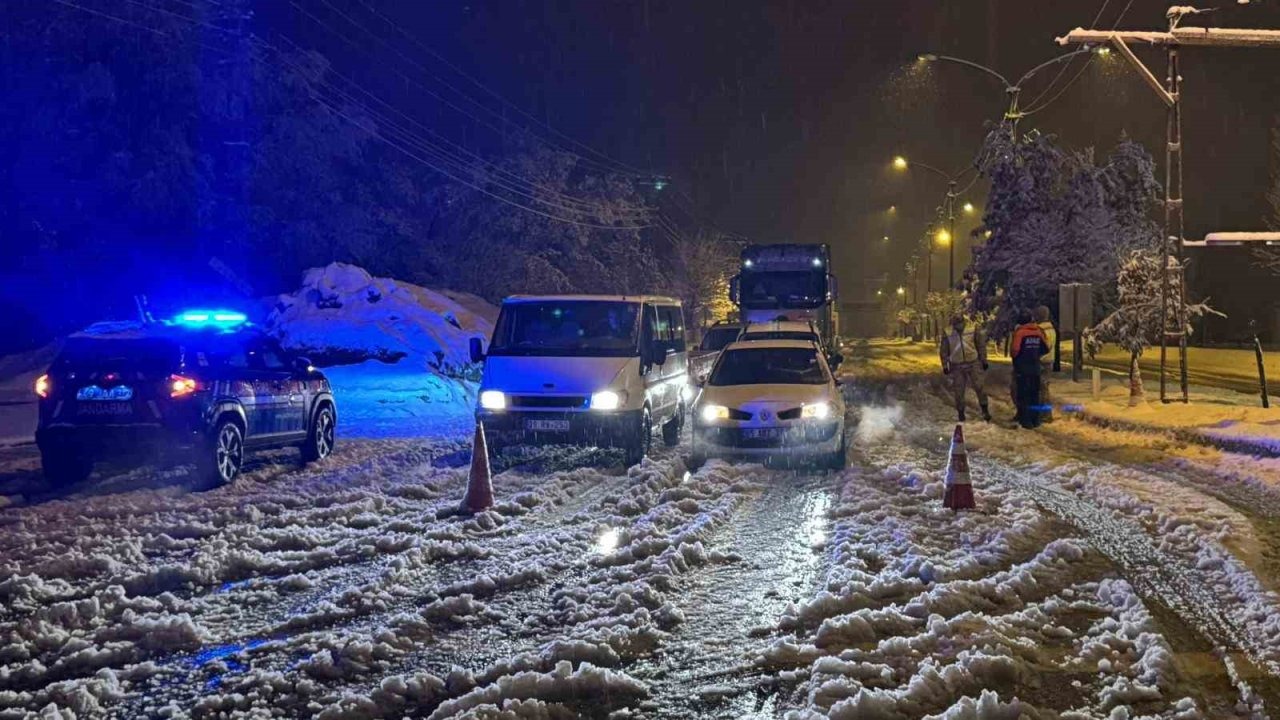 Muş ve Bingöl Arasında Kar Esareti: 80 Kişi Kurtarıldı