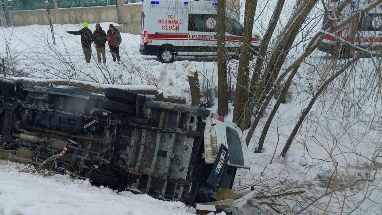 Muş’ta İşçi Servisi Şarampole Devrildi: 6 Yaralı