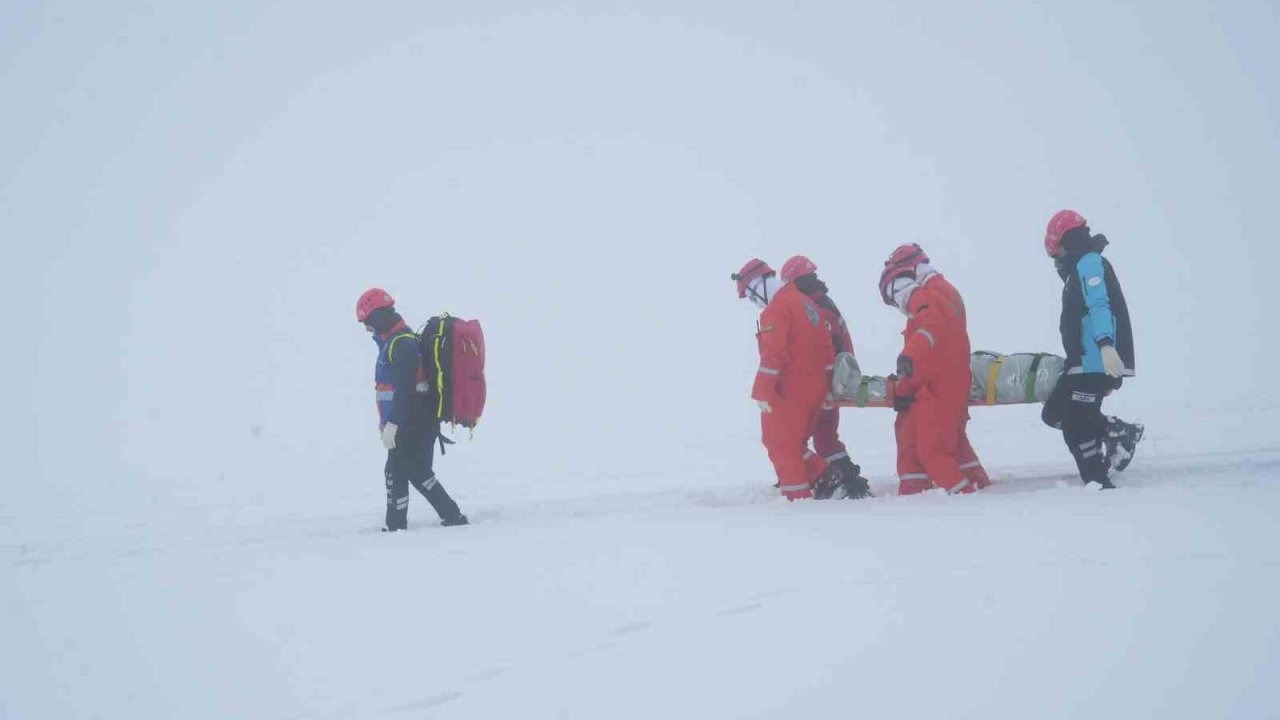 Muş’ta Nefes Kesen Çığ Tatbikatı: 2 Bin 600 Rakımda 5 Kişi Kurtarıldı