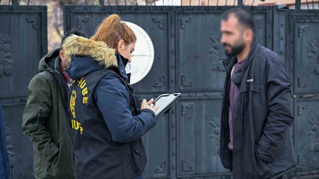 Muş’ta Okul Çevrelerine Sıkı Denetim: Öğrenci Güvenliği İçin Ekipler Sahada