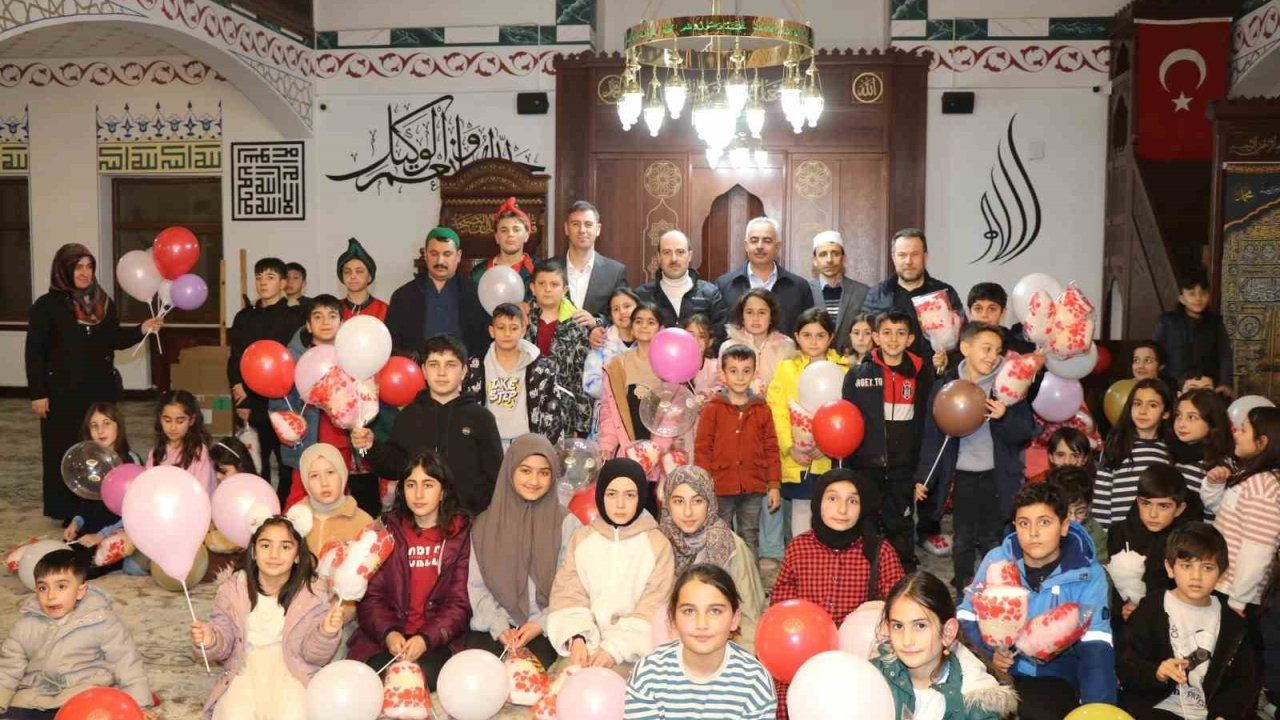 Oltu’da Minik Kalpler Ramazan’ı Coşkuyla Karşıladı: "Hoş Geldin Ramazan"