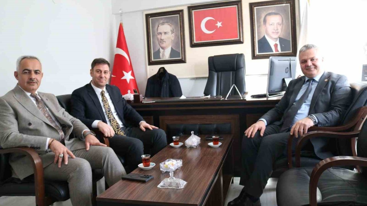 Oltu’da Su ve Tarım Yatırımları Masaya Yatırıldı: DSİ Bölge Müdürü Muhtarlarla Buluştu