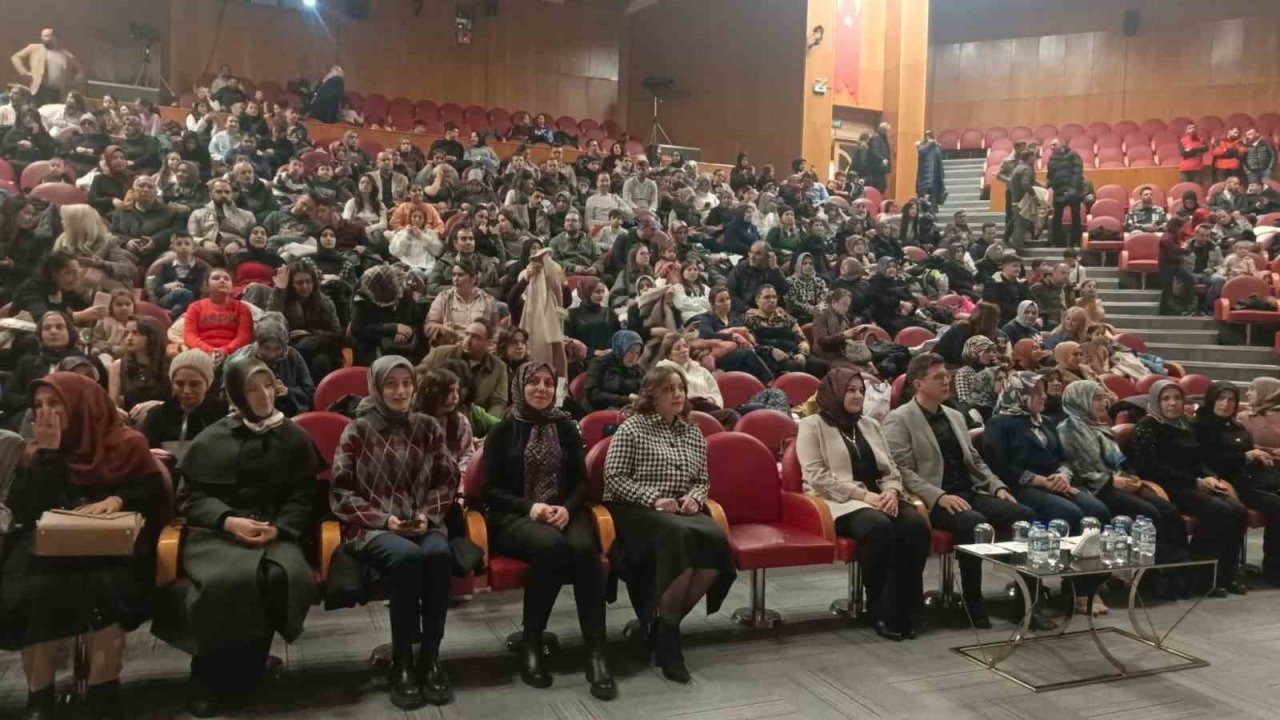 Palandöken’de Sanat Rüzgarı: Aile Destek Merkezi Öğrencilerinden Müzik Ziyafeti