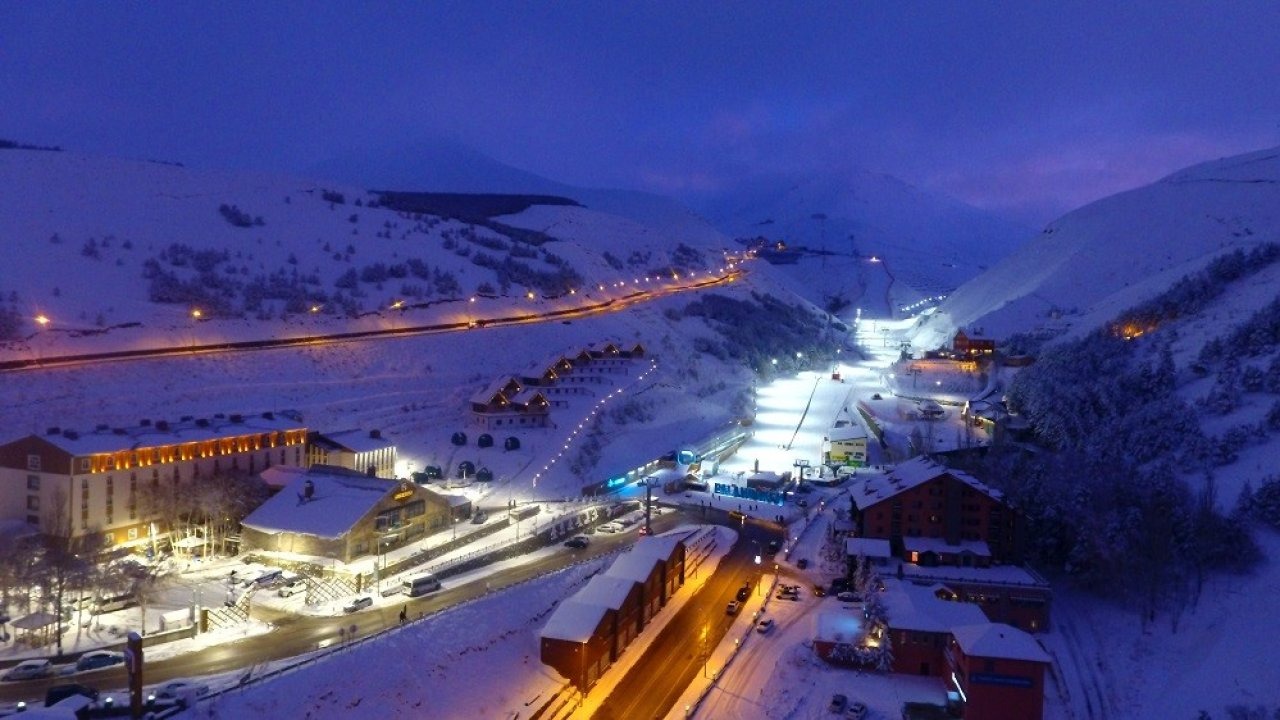 Palandöken’de Sömestir Yoğunluğu: Vali Çiftçi’den Davet