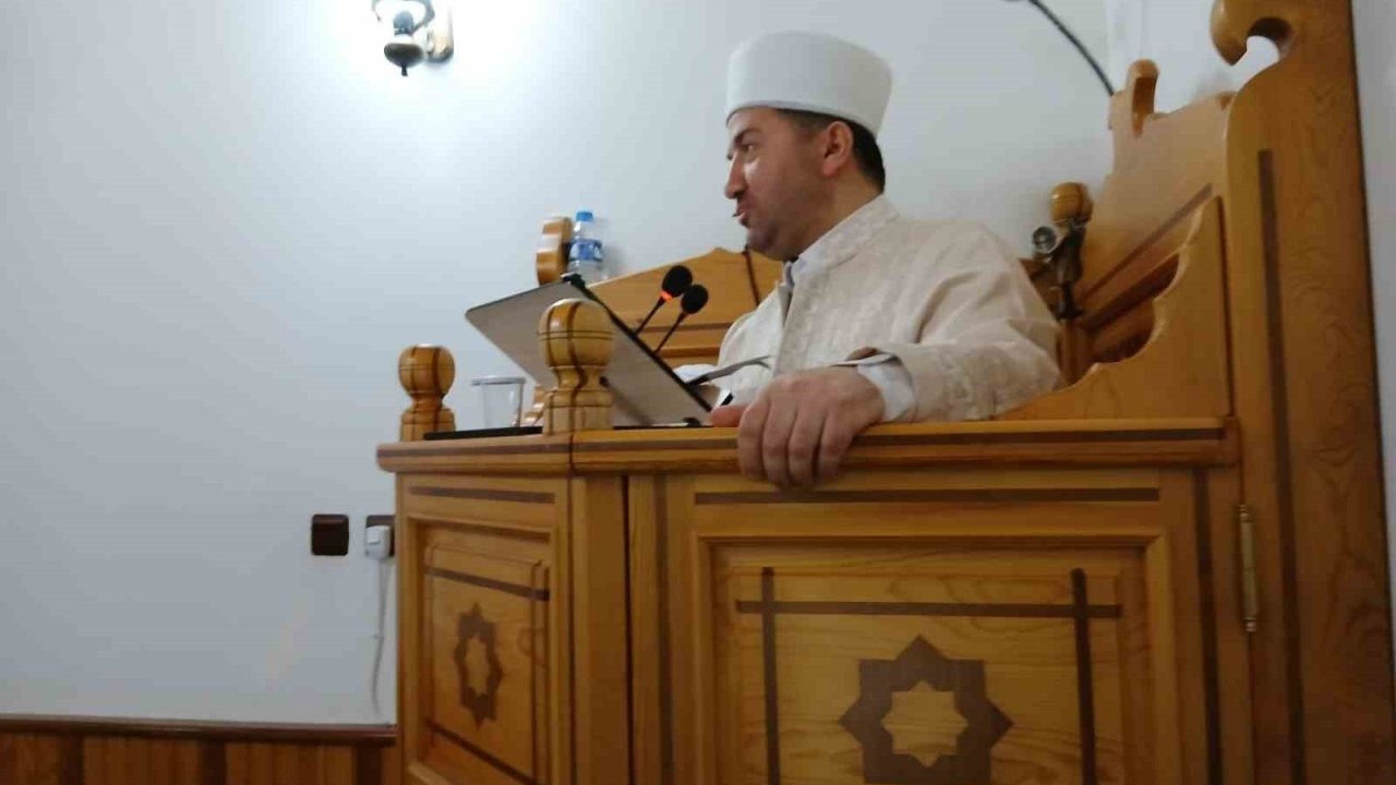 Posof’ta Berat Kandili Coşkusu: Dualar Filistin ve İslam Alemi İçin Edildi