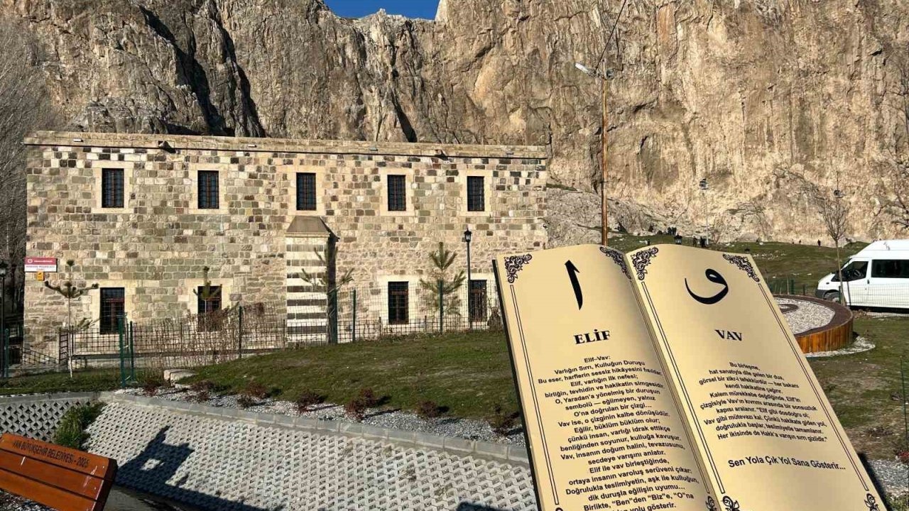 Ramazan Öncesi Manevi Yolculuk: Van’da Tarihi Horhor Medresesi Camii’ne Ziyaretçi Akını