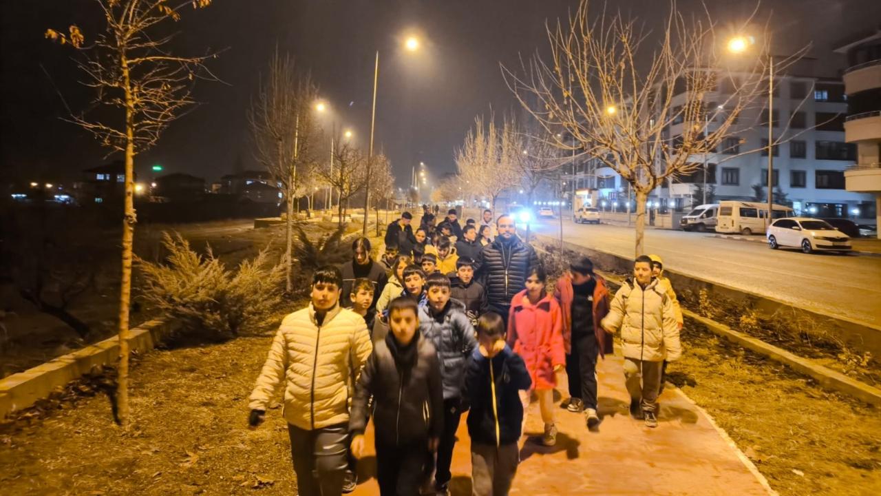 Ringlerin Şampiyonları "Merhamet" İçin Sahada: Iğdırlı Sporcular Sokak Hayvanlarını Unutmadı!