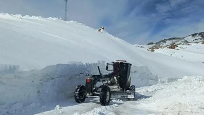 Tuzluca Dipsiz Grup Köy Yolunda 20 Kilometrelik Yol Açma ve Genişletme Çalışması
