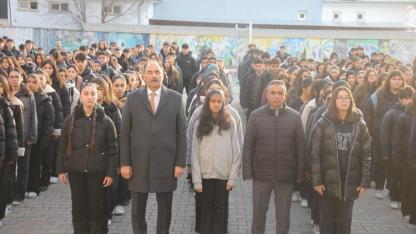 Unutmadık, Unutturmayacağız! Iğdır’daki Tüm Okullarda 6 Şubat İçin Bir Dakikalık Saygı Duruşu