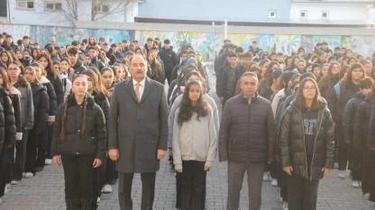 Unutmadık, Unutturmayacağız! Iğdır’daki Tüm Okullarda 6 Şubat İçin Bir Dakikalık Saygı Duruşu